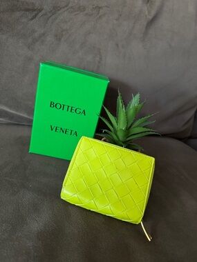 Bottega Veneta Neon Lime Intrecciato Zip Wallet With Box
